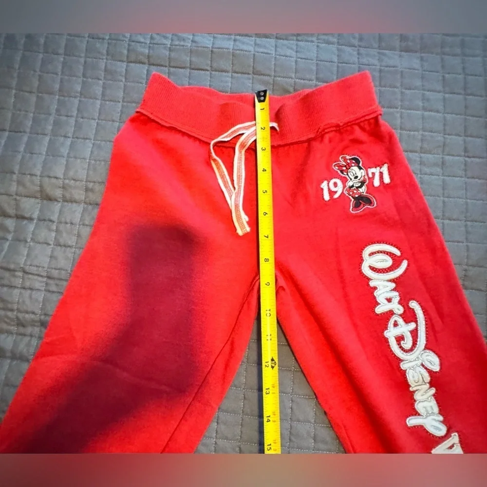 DiSNEY PARKE AUTHENTIC GRIGINAL